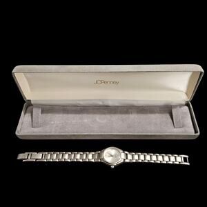 Nine & Company Women’s Silver Tone Watch 7” Hong Kong Quartz Needs Battery Box